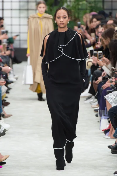 Look 9